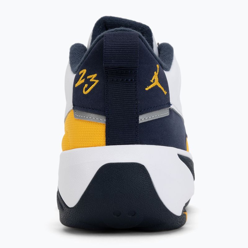 Кросівки чоловічі Nike Jordan Max Aura 7 white/obsidian/university gold 6