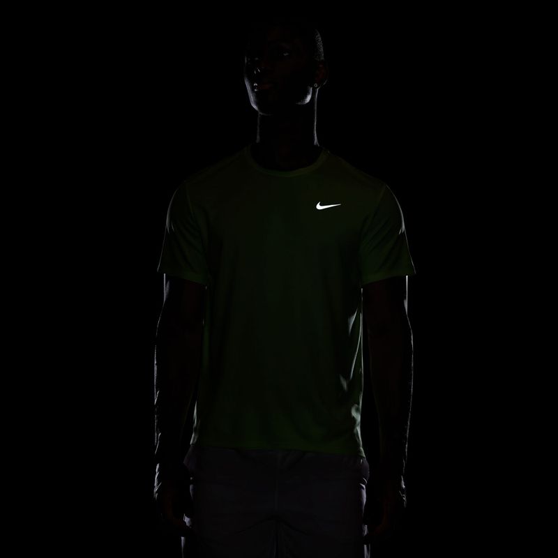 Чоловіча бігова футболка Nike Miler Dri-Fit UV lime blast 7