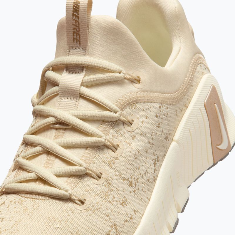 Кросівки для тренувань жіночі Nike Flex Train SE light khaki/coconut milk/cave stone 7