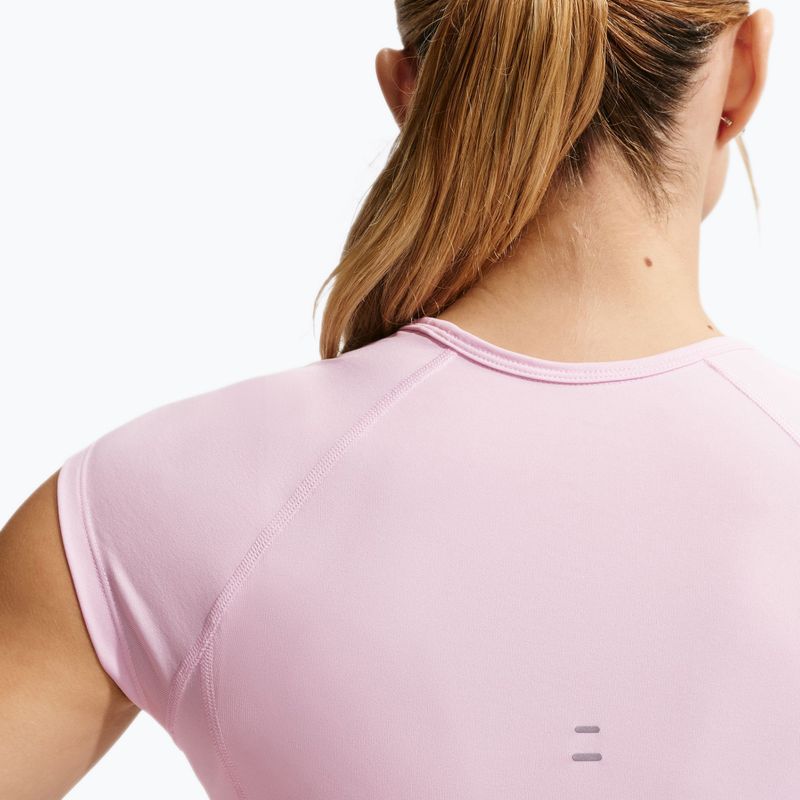 Жіноча бігова футболка Nike Swoosh Run Dri-Fit pink foam/photon dust/white 5