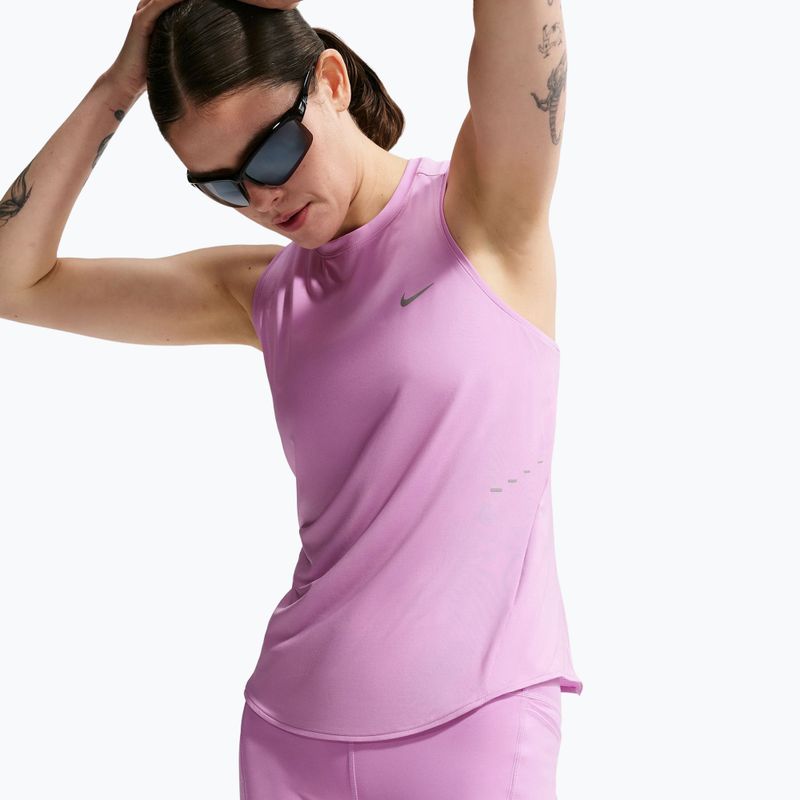 Шорти для бігу жіночі Nike Swift High-Waisted 4" light magenta 7
