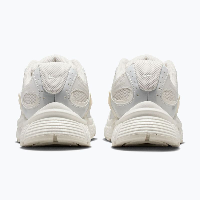 Взуття жіноче Nike V5 RNR phantom/sail/metallic summit white/phantom 4