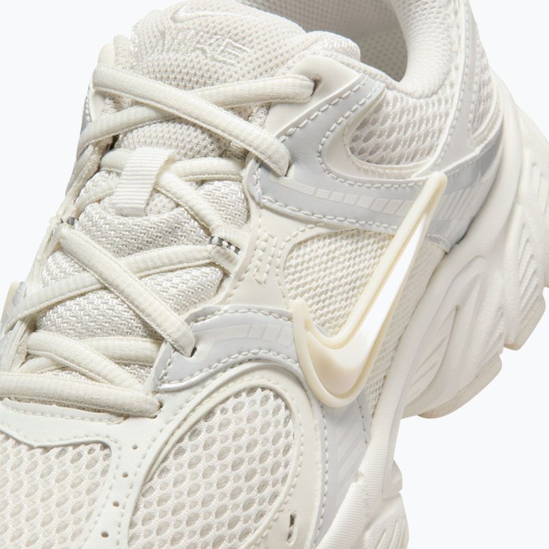 Взуття жіноче Nike V5 RNR phantom/sail/metallic summit white/phantom 6
