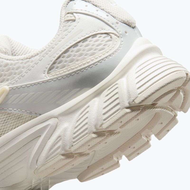 Взуття жіноче Nike V5 RNR phantom/sail/metallic summit white/phantom 7