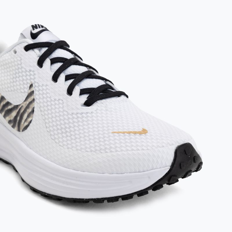 Кросівки для бігу жіночі Nike Revolution 8 white/metallic gold/black 7
