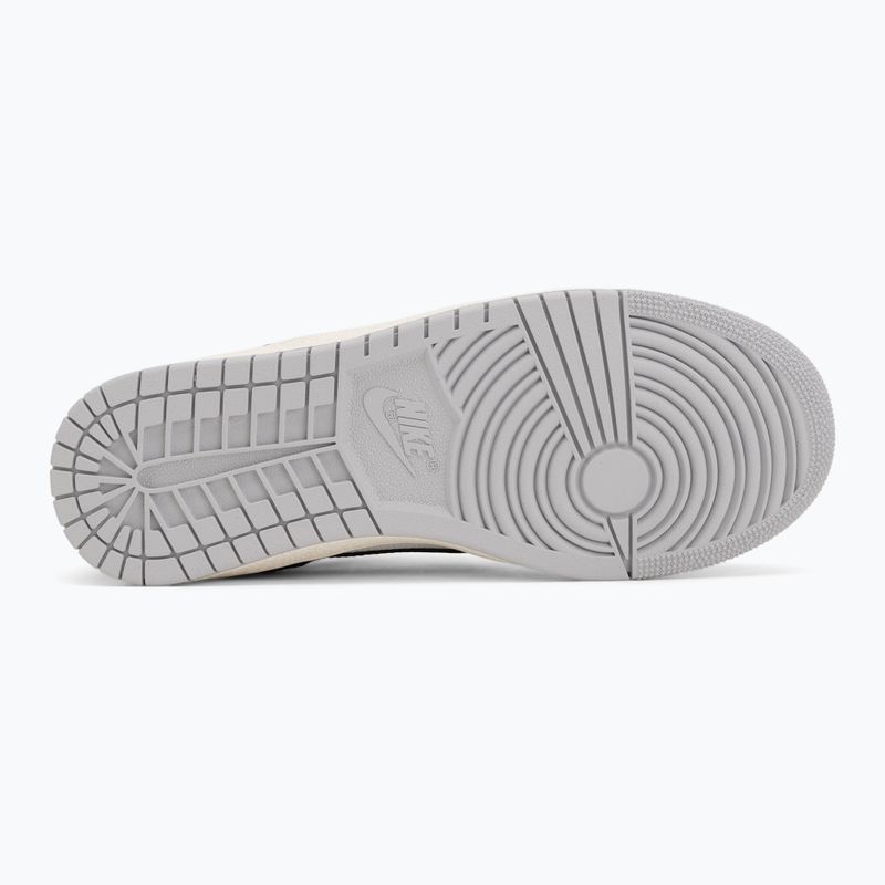 Кросівки жіночі Nike Air Jordan Skyline Low summit white/light smoke grey/sail/black 4