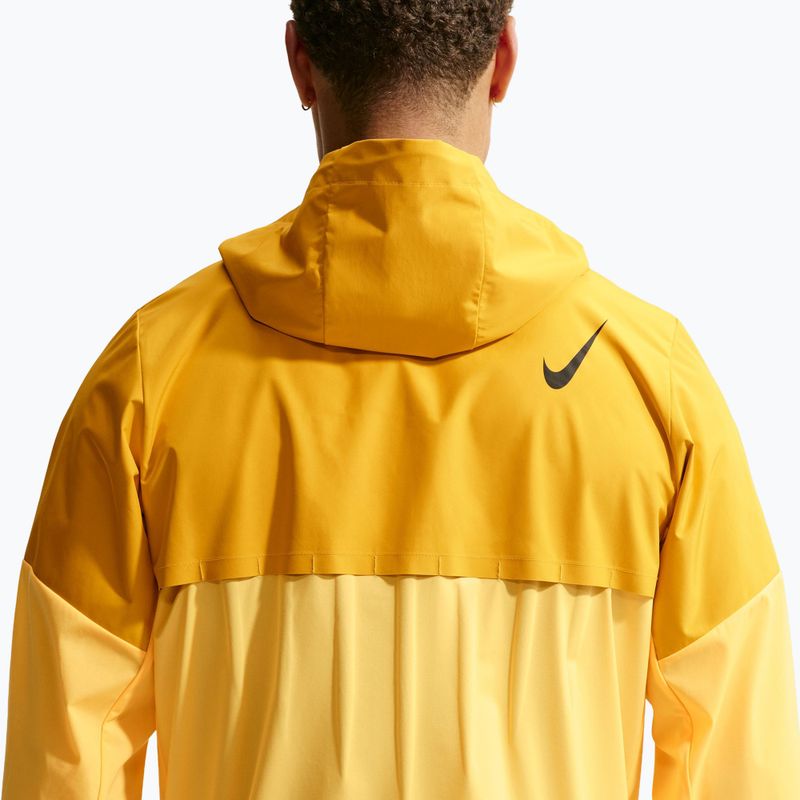 Чоловіча куртка для бігу Nike AeroSwift Storm-Fit Aerogami university gold/citron pulse/black 5