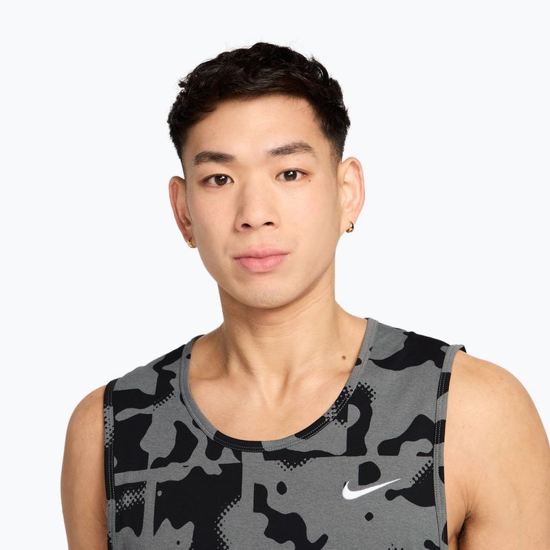 Футболка для тренувань чоловіча Nike Hyverse Dri-Fit TT smoke grey/black/white 3