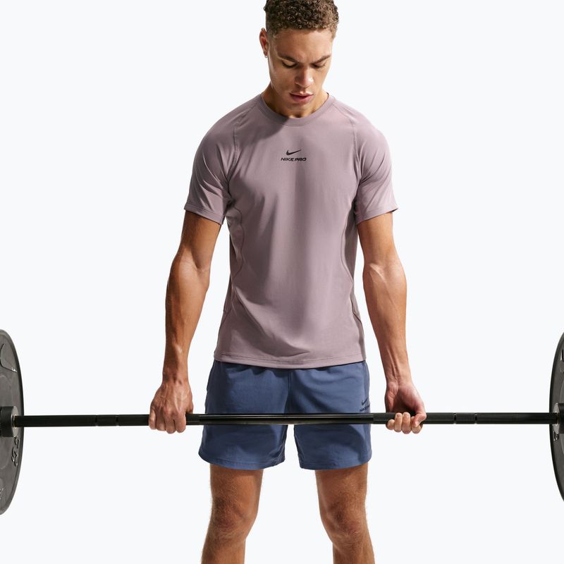 Футболка для тренувань чоловіча Nike Pro Training Dri-Fit light violet ore/black 6