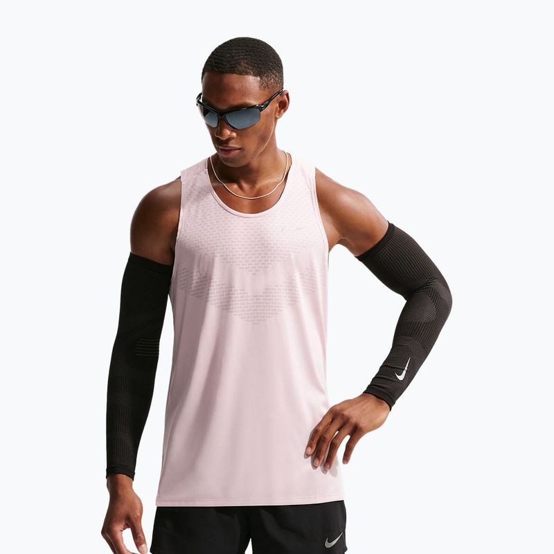 Футболка для бігу чоловіча Nike Stride Dri-Fit ADV silt red