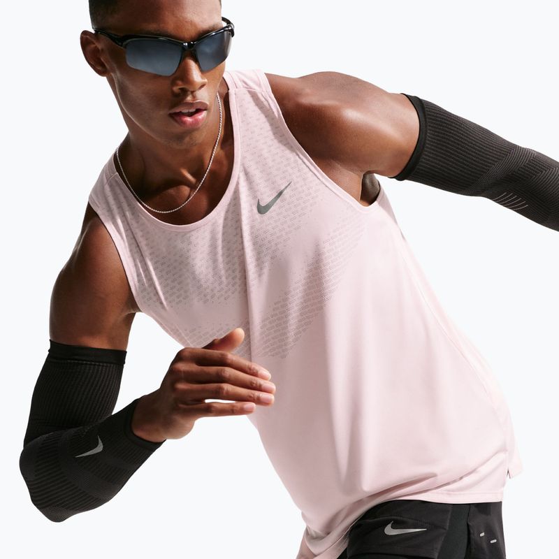 Футболка для бігу чоловіча Nike Stride Dri-Fit ADV silt red 4