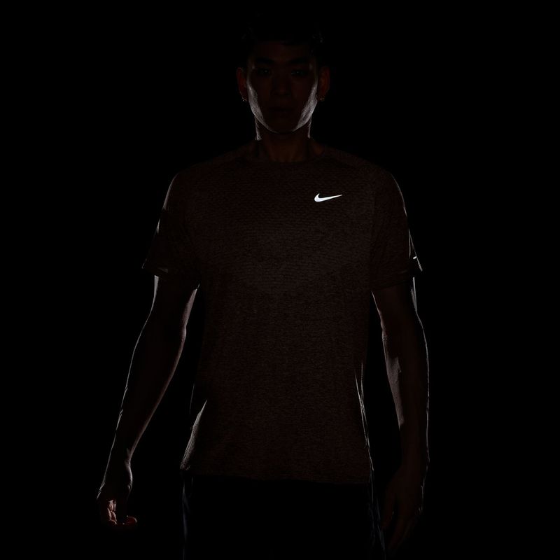 Чоловіча бігова футболка Nike Stride ADV silt red 4