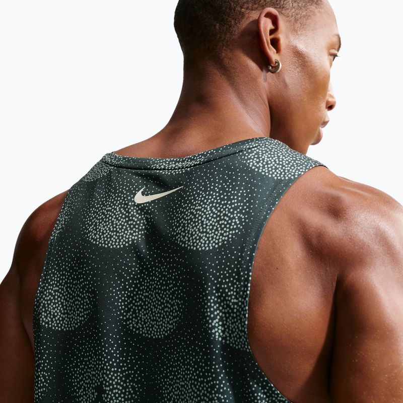 Футболка для бігу чоловіча Nike Stride Dri-Fit ADV black spruce 5