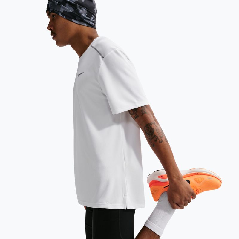 Футболка для бігу чоловіча Nike Miler Dri-Fit UV white 4