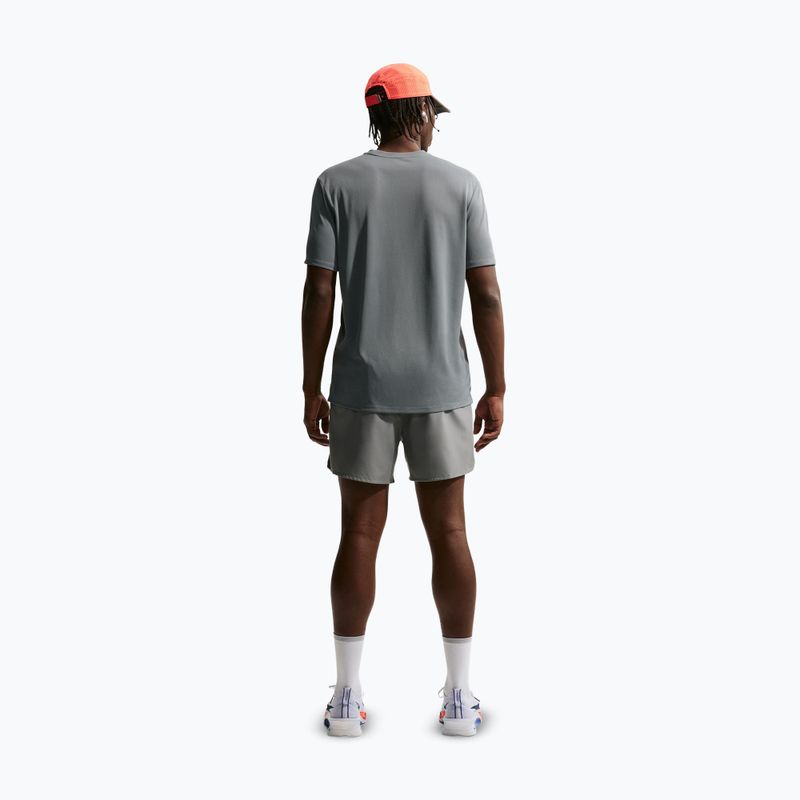 Футболка для бігу чоловіча Nike Miler Dri-Fit UV smoke grey 3