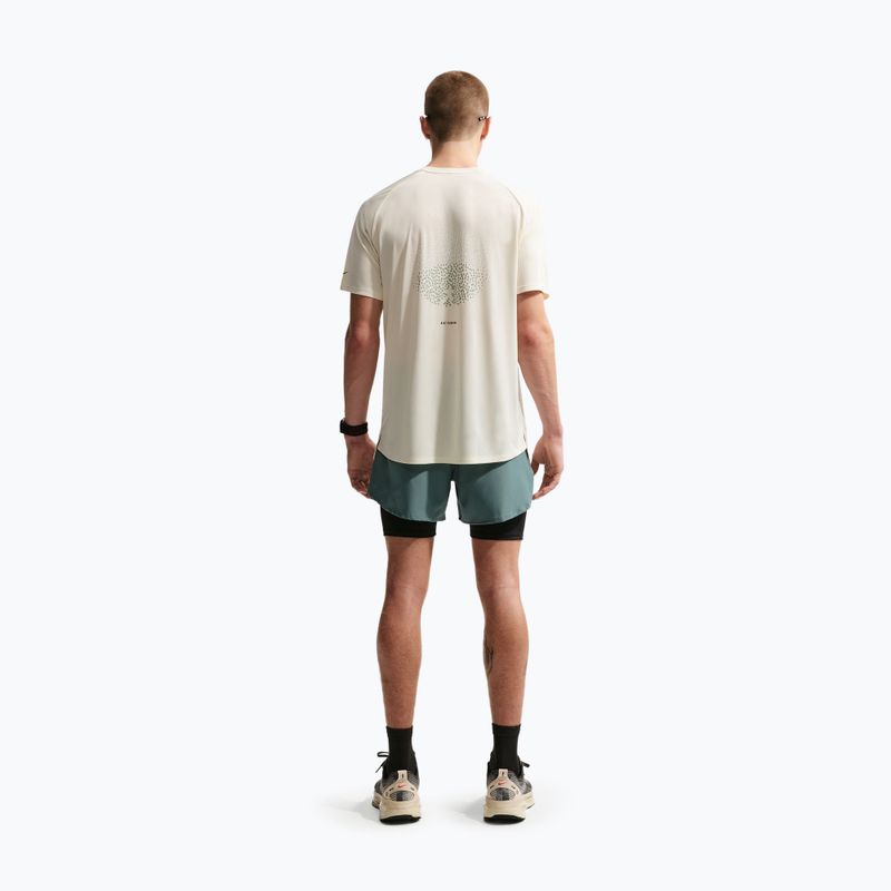 Футболка для бігу чоловіча Nike Stride Dri-Fit ADV coconut milk 3