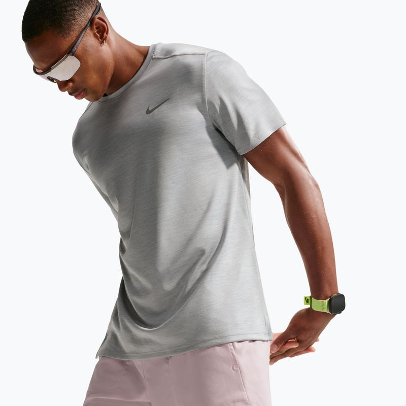 Шорти для бігу чоловічі Nike Stride Dri-Fit Brief-Lined 7" particle rose 4