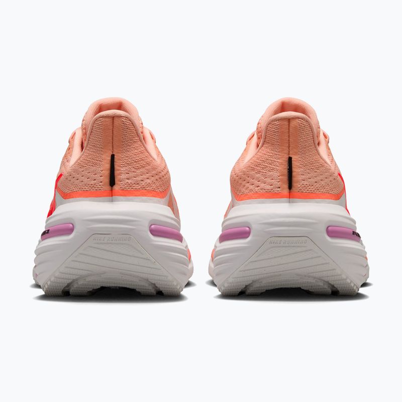 Кросівки для бігу жіночі Nike Winflo 12 arctic orange/summit white/flash crimson 4