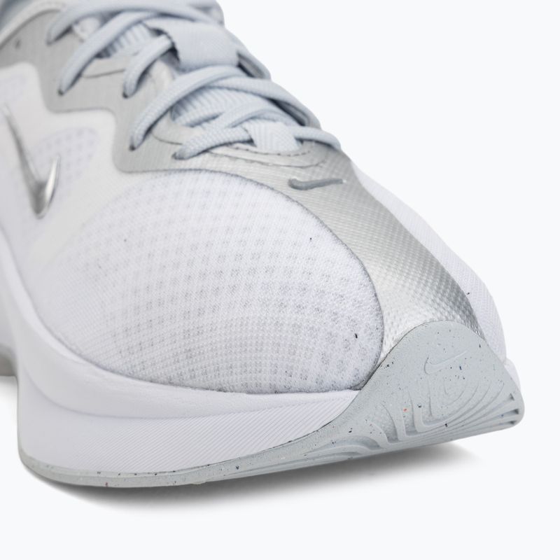Взуття жіноче Nike Motiva 2 white/pure platinum/metallic silver 7