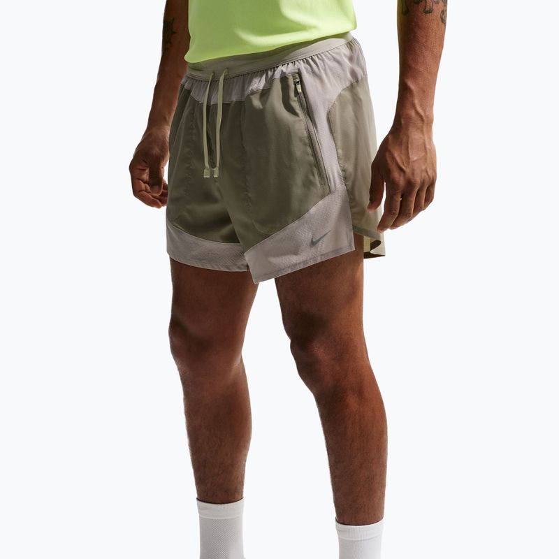 Шорти для бігу чоловічі Nike Stride Dri-Fit Brief-Lined 5" light army/spruce fog