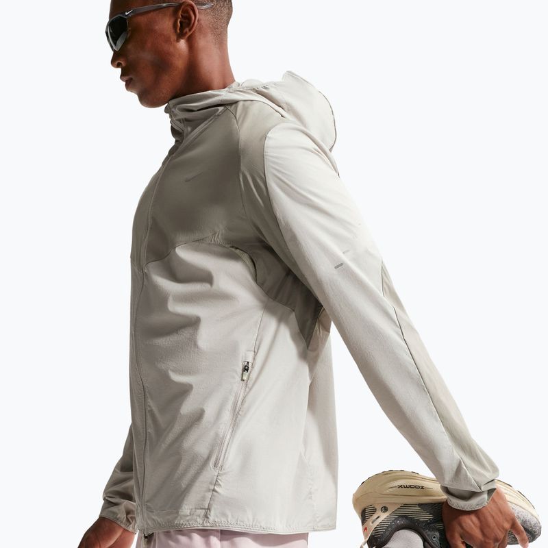 Куртка для бігу чоловіча Nike Stride Dri-Fit light army/spruce fog 6