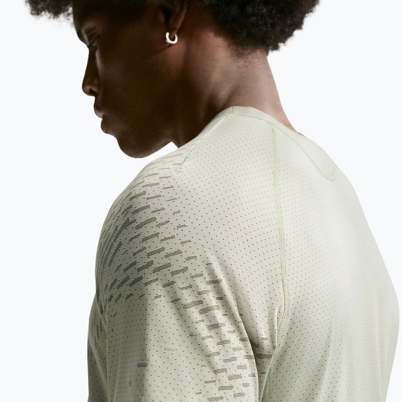 Футболка для бігу чоловіча Nike Stride Dri-Fit ADV spruce fog/light army 6