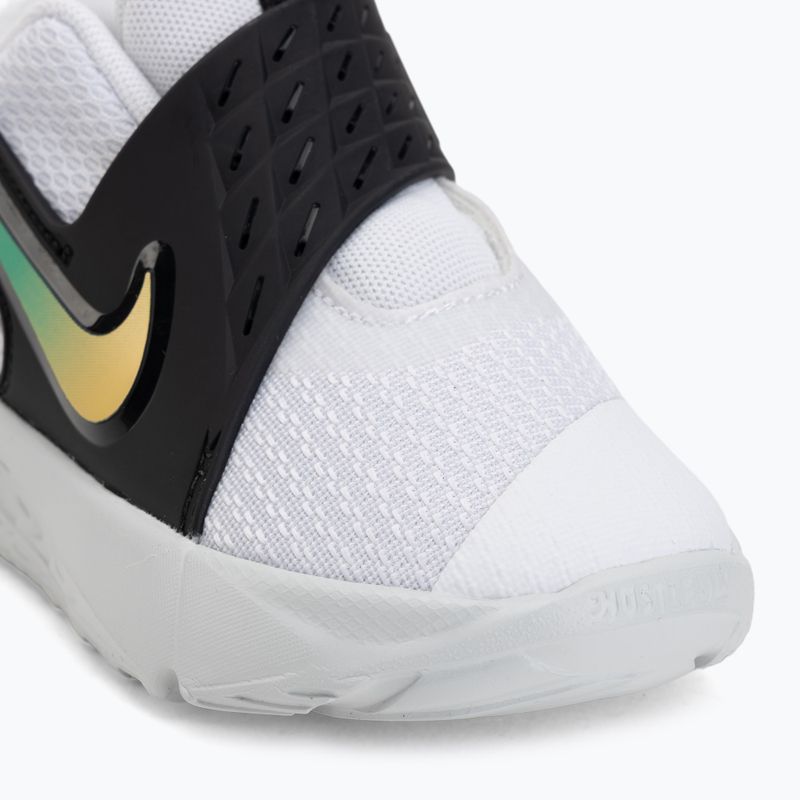 Взуття дитяче Nike Team Hustle D 12 white/black/clear emerald/topaz gold 7