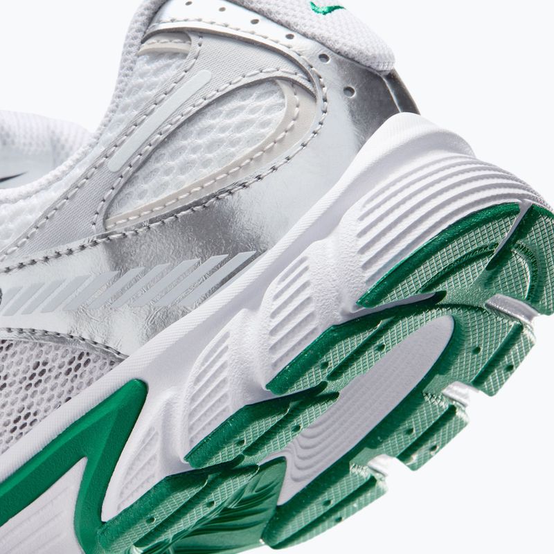 Взуття Nike V5 RNR whitevast grey/malachite 4