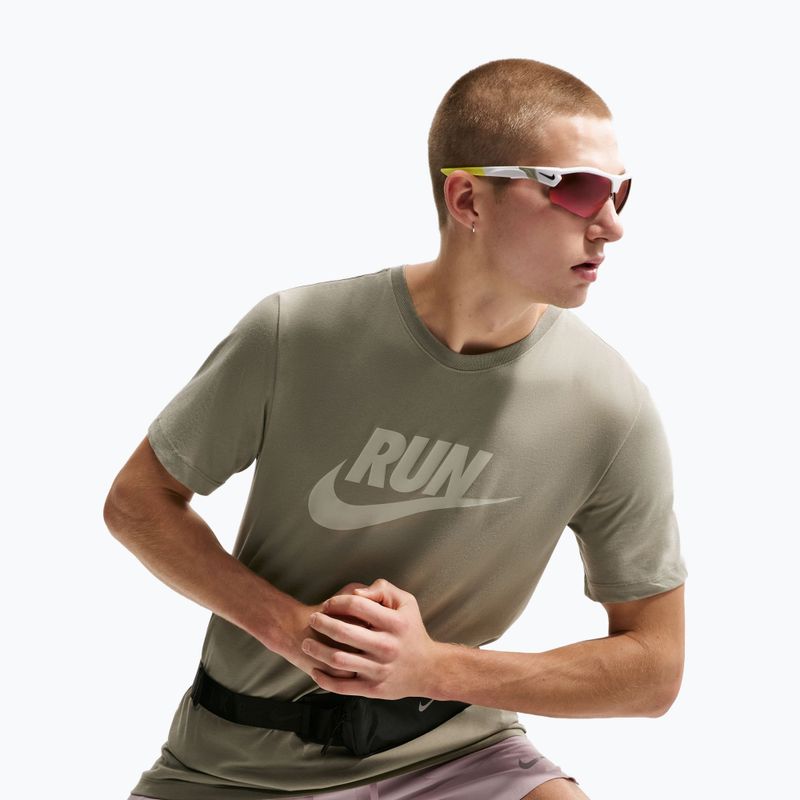 Футболка для бігу чоловіча Nike Dri-Fit Running silver sage/spruce fog 6