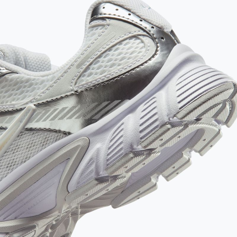 Взуття жіноче Nike V5 RNR white/metallic platinum/metallic silver 6