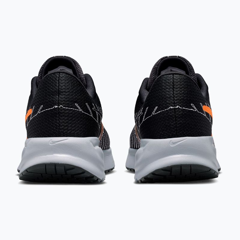 Кросівки для бігу чоловічі Nike Run Defy black/wolf grey/total orange 4