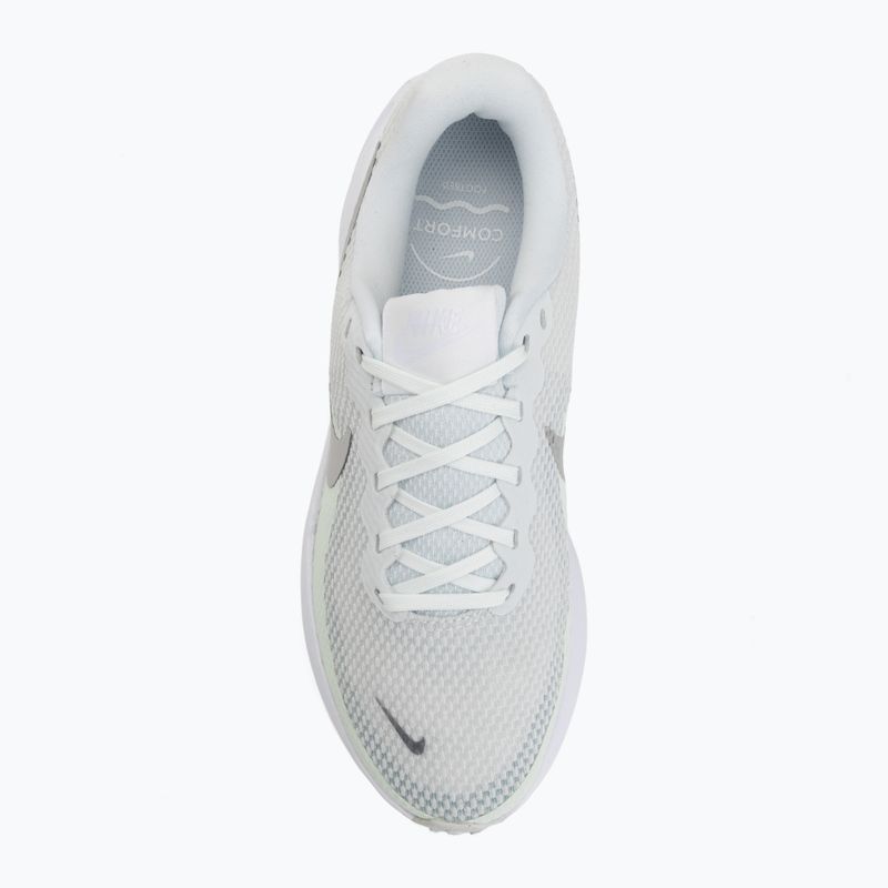 Кросівки для бігу жіночі Nike Revolution 8 off white/barely green/metallic silver 5