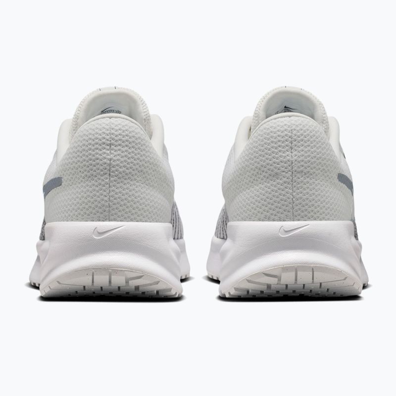 Кросівки для бігу чоловічі Nike Run Defy summit white/white/black/metallic silver 4
