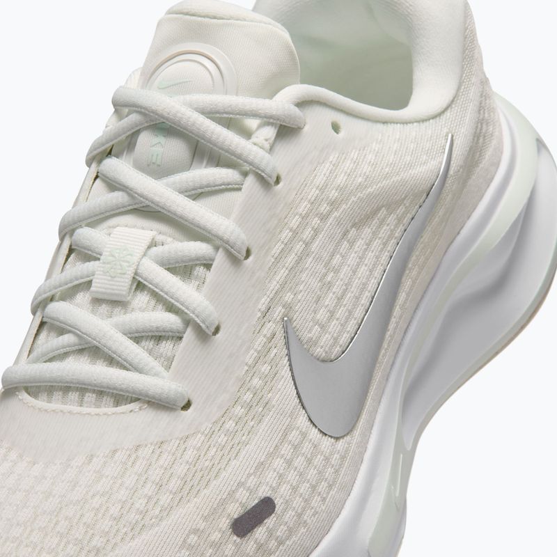 Кросівки для бігу жіночі Nike Journey Run summit white/metallic silver 3