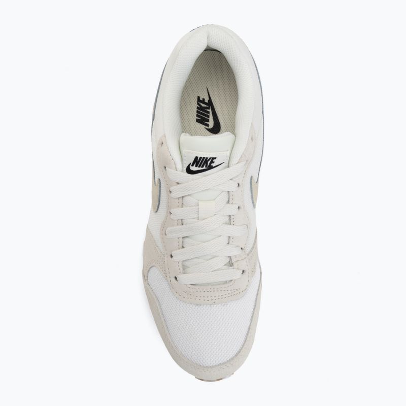 Взуття жіноче Nike MD Runner 2 SE coconut milk/black/linen/sail 5