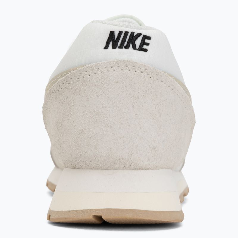 Взуття жіноче Nike MD Runner 2 SE coconut milk/black/linen/sail 6