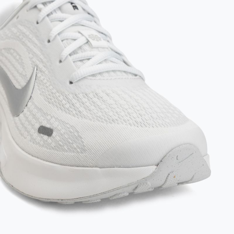 Кросівки для бігу чоловічі Nike Journey Run summit white/black/white/metallic silver 7