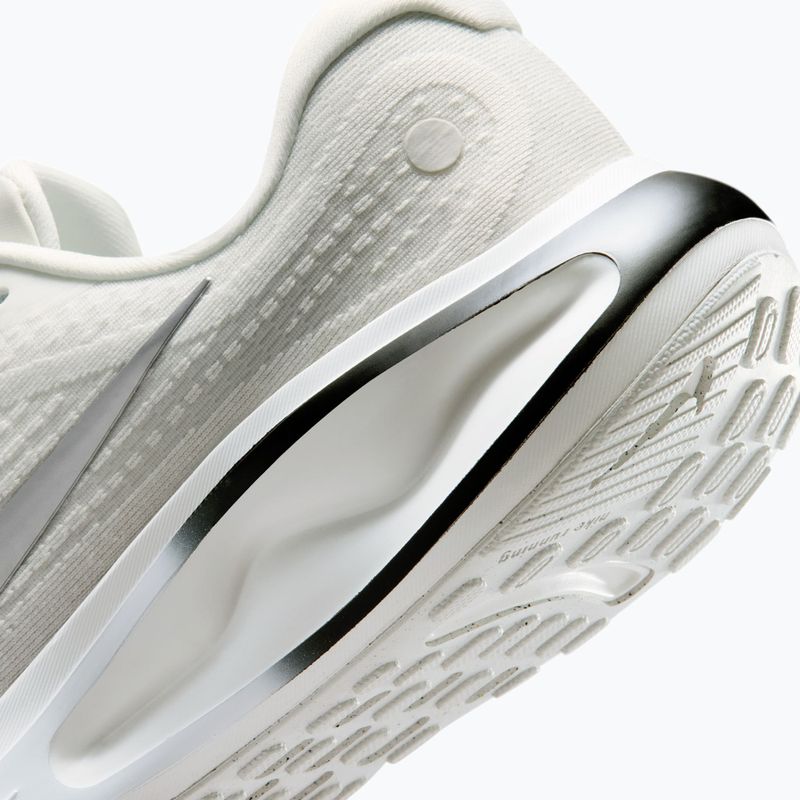 Кросівки для бігу чоловічі Nike Journey Run summit white/black/white/metallic silver 4