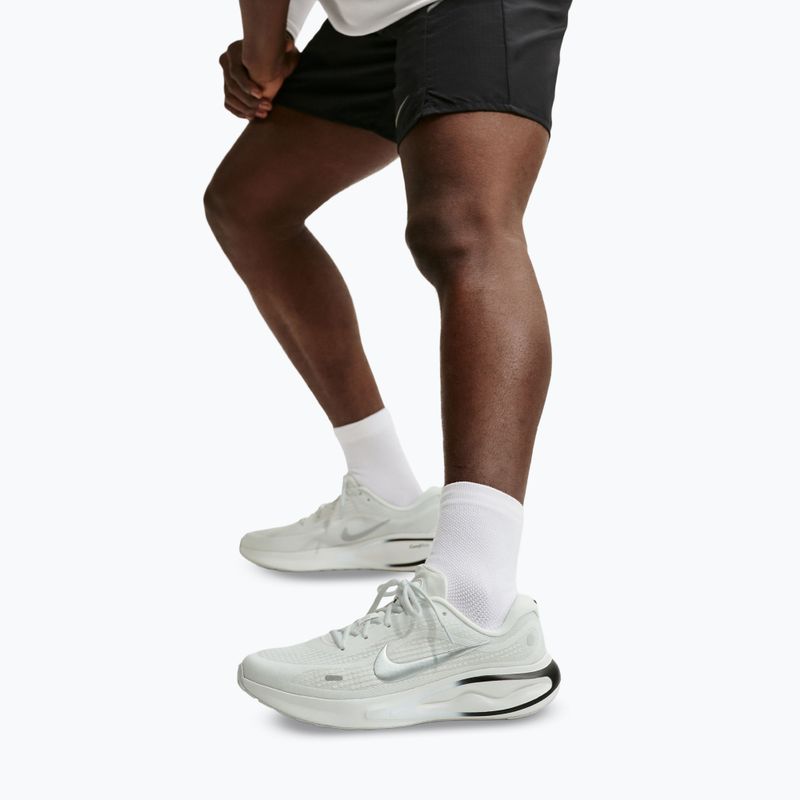 Кросівки для бігу чоловічі Nike Journey Run summit white/black/white/metallic silver 5