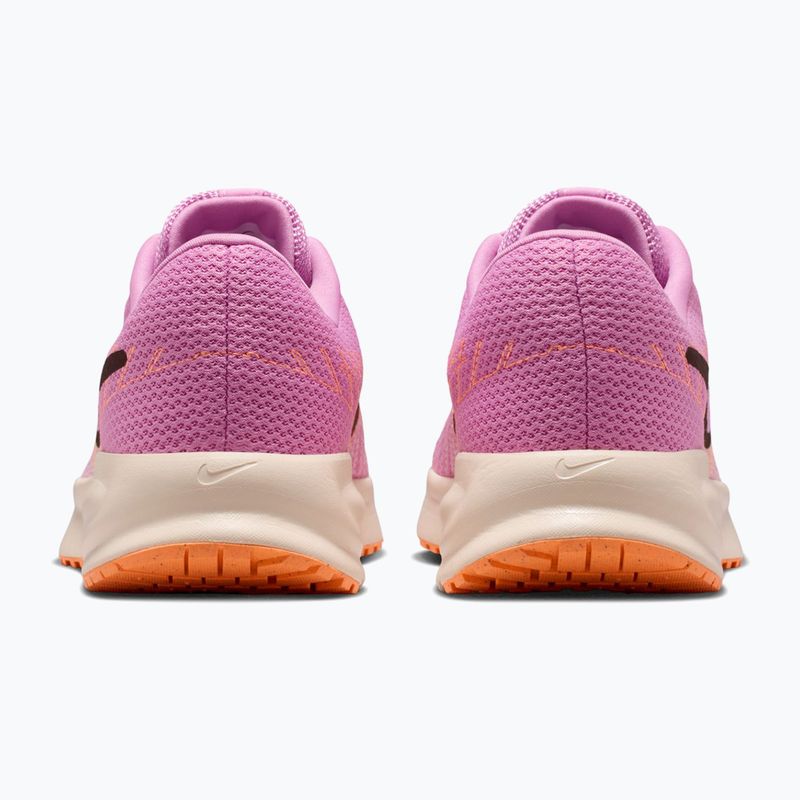Кросівки для бігу жіночі Nike Run Defy light magenta/chalk/orange pulse/black 4