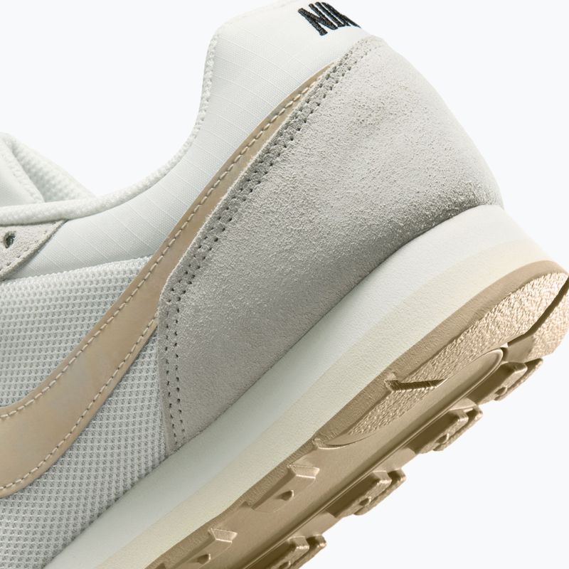 Взуття жіноче Nike MD Runner 2 SE coconut milk/black/linen/sail 4