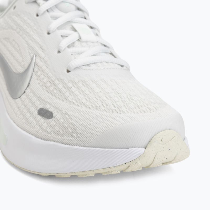 Кросівки для бігу жіночі Nike Journey Run summit white/metallic silver 7