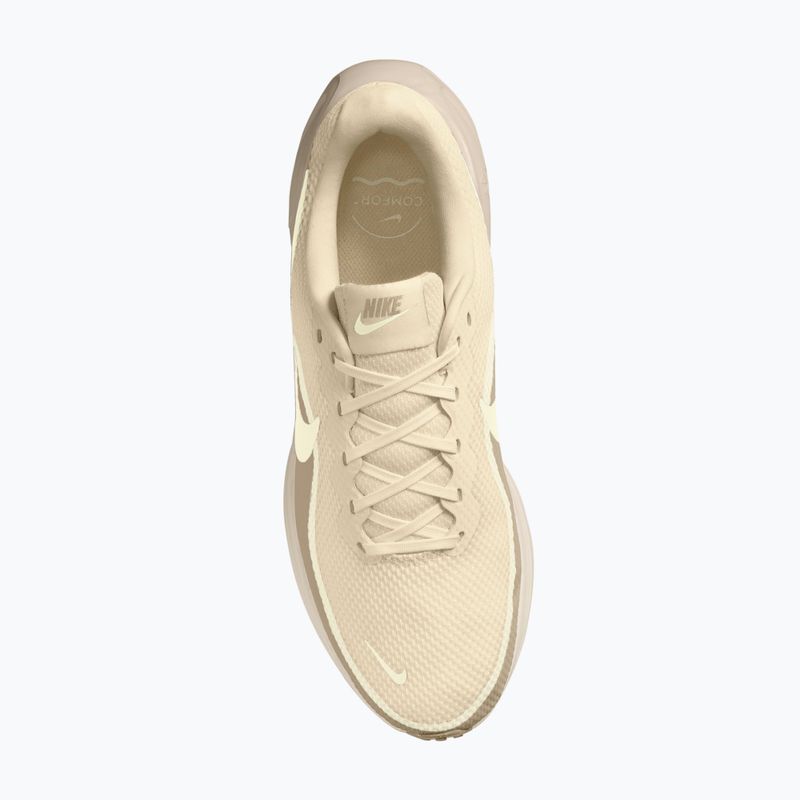 Кросівки для бігу чоловічі Nike Revolution 8 Extra Wide pale ivory/sanddrift/linen/sail 4