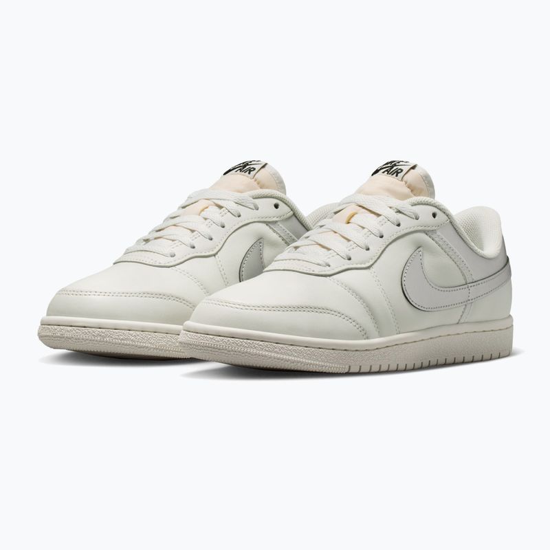 Взуття жіноче Nike Air Jordan Skyline Low swan/black/metallic silver 3