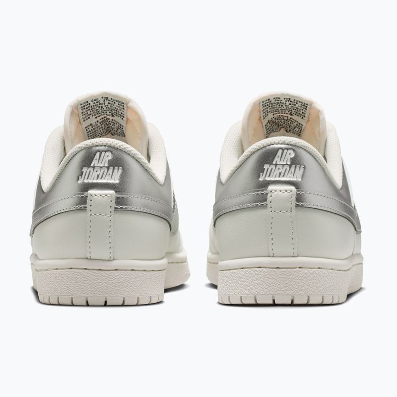 Взуття жіноче Nike Air Jordan Skyline Low swan/black/metallic silver 4