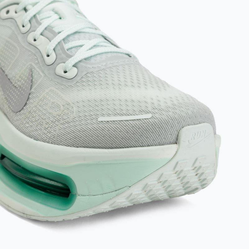 Кросівки для бігу жіночі Nike Vomero Premium barely green/metallic silver 7