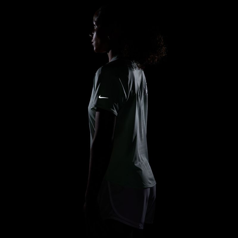 Футболка для бігу жіноча Nike Swift Dri-Fit barely green 7