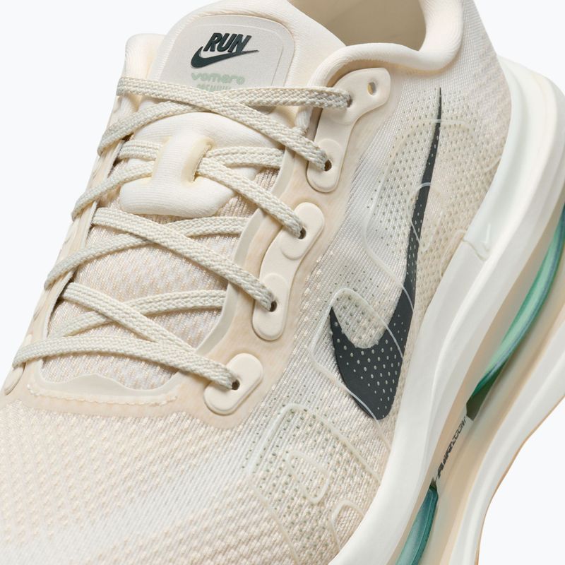 Кросівки для бігу чоловічі Nike Vomero Premium pale ivory/sanddrift/black spruce 3