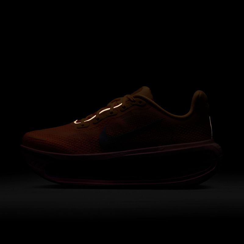 Кросівки для бігу жіночі Nike Vomero Premium tangerine tint/bright crimson/tattoo 4