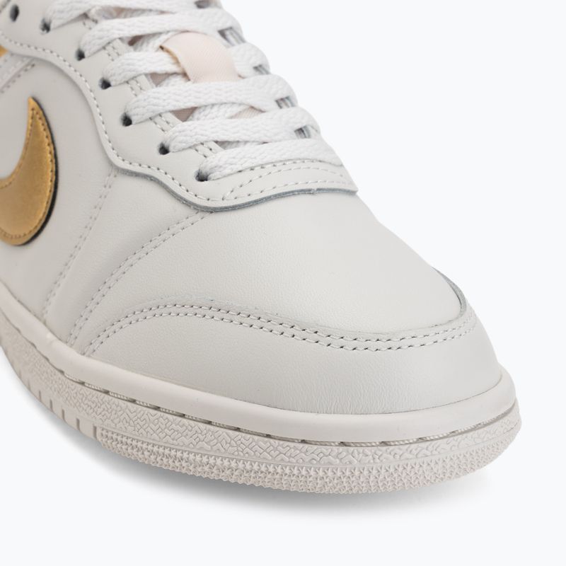 Жіночі кросівки Air Jordan Skyline Low swan/black/metallic gold 7